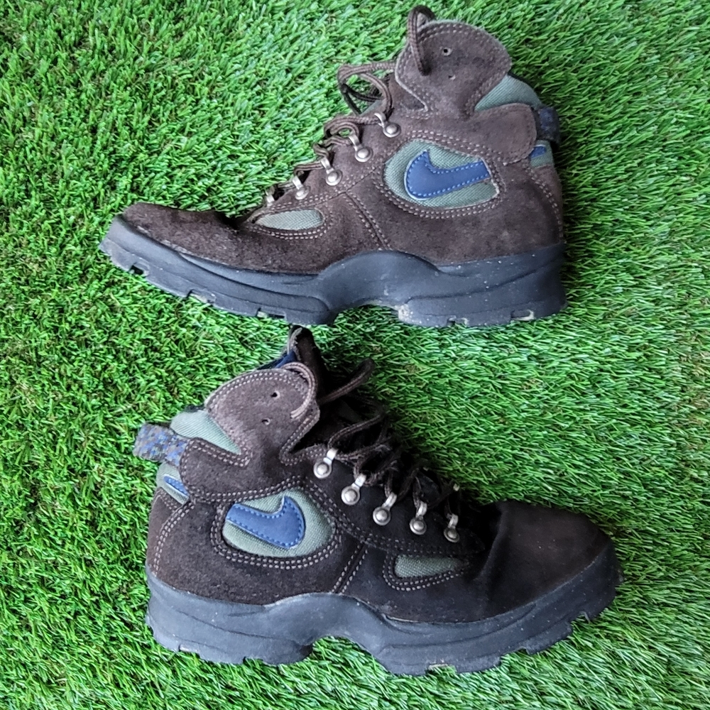 Vintage 90s Nike ACG Trail Boots